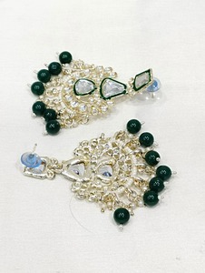 Conjunto de Collar de Novia Kundan Chapado en Oro con Cuentas de Esmeralda de Esmalte Verde y Complementos para Joyería de Boda para Mujer - Product Image 2