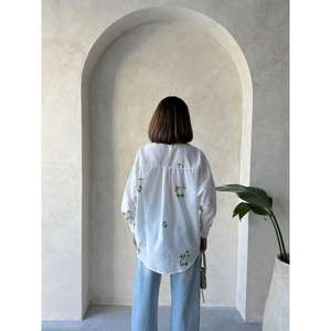 Blusas y Camisas Bordadas para Mujer, Producto al por Mayor - Product Image 1