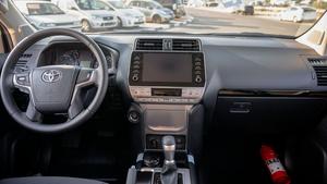 Neumático trasero usado Clean 2022 Toyo-ta LandCruiser Prado T X.L SUV - Product Image 4