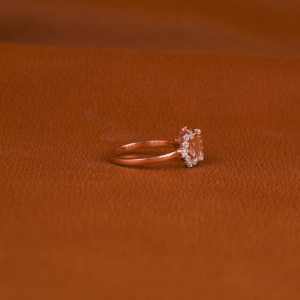 Nouveau style à la mode plaqué or rose 18KT bague de fiançailles et de mariage coupe émeraude diamant cultivé en laboratoire cadeau certifié IGI pour les femmes - Product Image 4