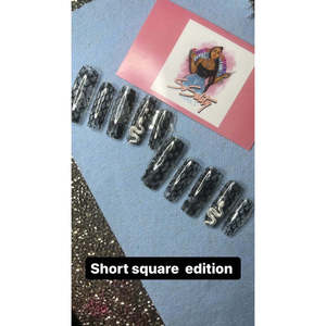 "Press-On Nail Short Snake Set" - Product Image 1