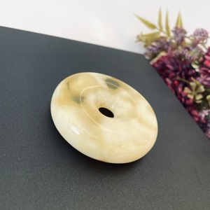 Colgante de Ámbar Báltico Amarillo y Blanco en Forma de Donut, Amuleto de Ámbar Natural en Forma de Círculo para Collar - Product Image 4