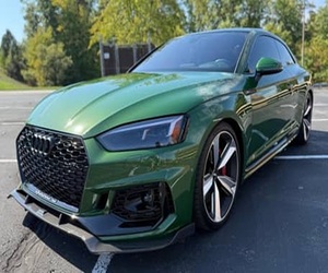 BEST SELLING 2018 A-U-D-I RS5 Coupé, V6 biturbo de 444 ch, Vert Sonoma métallisé - Product Image 1
