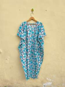 ชุดคลุมคาฟตันสไตล์ลำลองสำหรับผู้หญิง แขนยาว คอวี ลายดอกไม้ ทำด้วยมือ ผ้าฝ้าย 100% สำหรับฤดูใบไม้ผลิ ฤดูร้อน ชายหาด ผลิตตามแบบ ODM แห้งเร็ว - Product Image 3