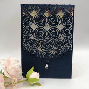Bleu marine argent or rose ivoire <span class=keywords><strong>diamant</strong></span> gemme fleur rose découpée au laser carte d'invitation <span class=keywords><strong>de</strong></span> mariage poche douce 16 invitations <span class=keywords><strong>de</strong></span> Quinceanera - Product Image 1