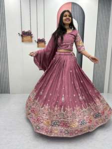 Vente en gros de tissu Vichitra de qualité supérieure Lehenga Choli avec broderie et fil épais pour les fonctions féminines ou les mariages - Product Image 4