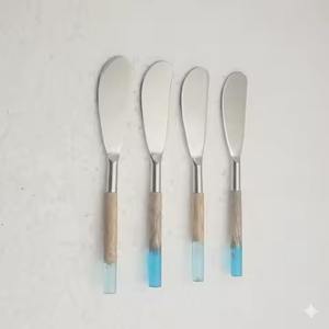 Ensemble de service à fromage en acier inoxydable de qualité supérieure avec poignée en résine rouge, vaisselle de table - Product Image 4