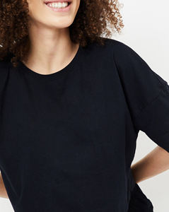 Vente en gros Ensemble deux pièces imprimé de logo personnalisé pour femmes Ensemble short et t-shirt surdimensionné et respirant 100% coton pour femmes - Product Image 5