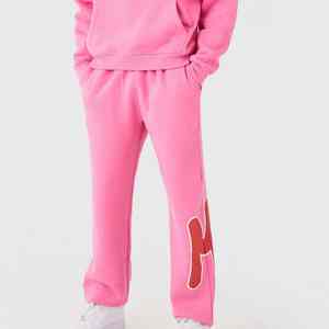 Survêtement personnalisé avec impression gonflée vibrante, texture graphique en relief, intérieur respirant et mouvement facile - Product Image 5