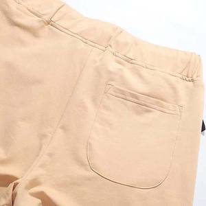 Pantalones cortos de gimnasio para hombre personalizados producidos en fábrica con su propio logotipo cómodos e ideales para ropa deportiva - Product Image 5