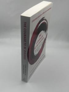 Colecciones de Novelas Más Vendidas, "El Coraje de Ser Desagradable", en Inglés, Encuadernación Perfecta, Papel de Arte - Product Image 3