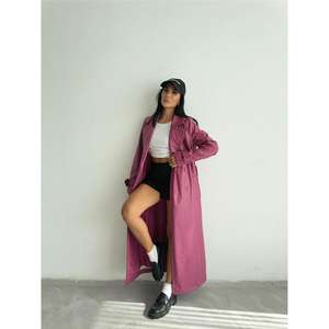 Gabardina de cuero acolchado color fucsia para mujer - Product Image 3