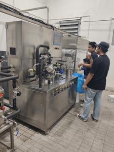 สายการผลิตบรรจุภัณฑ์ปลอดเชื้อแบบ UHT ระดับห้องปฏิบัติการ พร้อมระบบฆ่าเชื้อและบรรจุภัณฑ์ที่ปลอดเชื้อ  ใช้เครื่อง SUS 316 ความจุ 50 ลิตร/ชั่วโมง สำหรับทดสอบการบรรจุภัณฑ์นมและน้ำผลไม้ในสถาบันวิจัย - Product Image 4