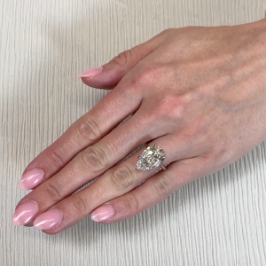 Bague de fiançailles solitaire pour femme avec diamant de laboratoire de 7,00 carats, forme poire, certification IGI D-E-F VVSVS - Product Image 6
