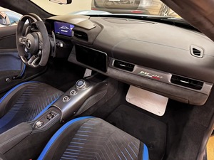 Maserati MC20 Cielo Turbo Coupé 2023, intérieur cuir foncé, boîte automatique, propulsion arrière, certifié, propre et peu utilisé - Product Image 4
