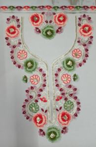 Dentelle à encolure brodée à paillettes de créateur sur filet pour robe de chemisier saree Kurti matériel de robe de couture et confection de vêtements - Product Image 4