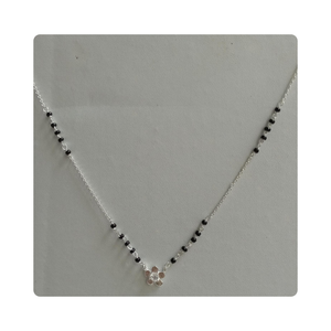 สร้อยคอ mangalsutra สีเงินสเตอร์ลิงสำหรับผู้หญิงมีประกาย - Product Image 3