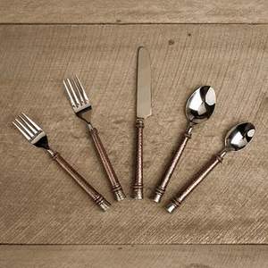 Juego de cubiertos de metal creativo con diseño geométrico para casas de lujo, restaurantes de tendencia o estilistas de comida - Product Image 2