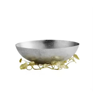 Bol de service en acier inoxydable pour la cuisine et le dessus de table servant de délicieux plats et desserts Design classique Finition argentée - Product Image 1