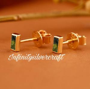 Boucles d'oreilles clous en argent sterling plaqué or avec Moldavite brute taille coussin et sertissage clos |   Bijoux élégants pour femmes Anniversaire Anniversaire de mariage - Product Image 3