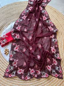 Léger, respirant et élégant sans effort Tissu lourd en fausse Georgette Rich Pallu Work Saree pré drapé avec pièce de chemisier - Product Image 5