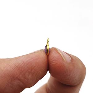 Boucles d'oreilles plaquées or faites à la main minuscule coussin améthyste à facettes pendentif en pierre précieuse violette pour la fabrication de bijoux de mode pour enfants - Product Image 4