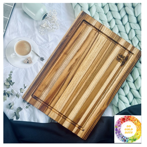 Planche à découper en bois d'acacia faite à la main au Vietnam avec finition à l'huile naturelle - Product Image 1