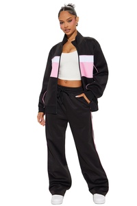 Conjunto de 2 Piezas de Ropa Deportiva Personalizada con Pedrería, Pantalones Acampanados y Sudadera con Capucha - Product Image 2