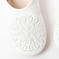 Babouches marocaines en cuir véritable pour femmes, légères, souples, pour l'hiver et l'été, intérieur, luxe, chaudes, entièrement blanches