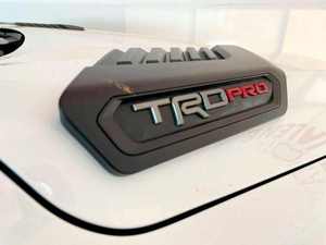 2024 para Tundra TRD Pro Híbrida Diésel Turbo 4WD con Volante a la Izquierda, Asientos de Cuero, Interior Oscuro R18 - Product Image 6