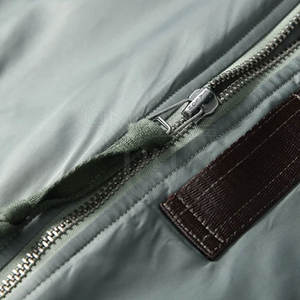 Nouveau design à la mode Bomber Jacket Meilleure vente Vêtements chauds faciles à porter Bomber Veste d'hiver pour hommes - Product Image 4