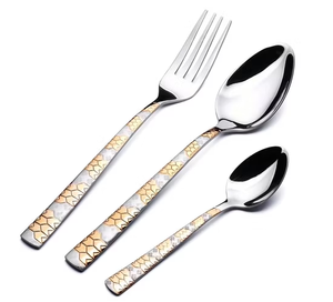 Cuillère royale en acier inoxydable Cuillère à dessert pour buffet Cuillères de banquet Plaque d'or Conception Artisanat Passe au lave-vaisselle - Product Image 6