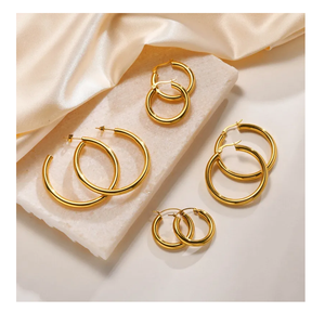 ตุ้มหูสแตนเลสแบบคลาสสิกสำหรับผู้หญิงต่างหูห่วงวงกลมขนาดใหญ่สีทองขนาดเล็กทันสมัยเครื่องประดับจากอินเดีย - Product Image 3