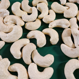 ถั่วเม็ดมะม่วงหิมพานต์แซนติโก WW240แบดัม - Product Image 1