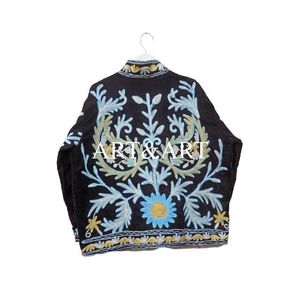 Chaqueta Acolchada Suzani Bordada a Mano de Terciopelo, Diseño Floral, 100% Algodón Tejido, Ecológica, para Otoño e Invierno - Product Image 6