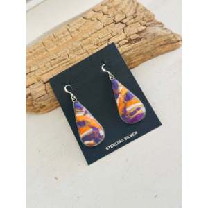 Pendientes Colgantes Hechos a Mano en Navajo con Turquesa Morada de Mohave y Plata de Ley, Forma de Gota de Agua - Product Image 3