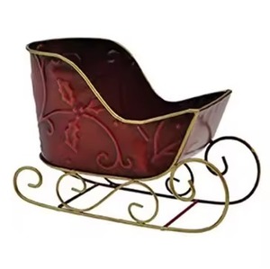 Ornement de luge de Noël de couleur rouge et or en métal de qualité d'exportation pour la décoration. - Product Image 4