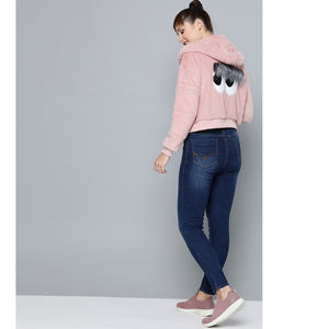 Más exigentes Venta caliente Descuento superior Ropa de mujer Sudaderas con capucha cortas de dos piezas Conjunto de chándales Sudaderas con capucha recortadas para mujer - Product Image 3