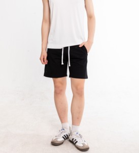 Pantalones cortos de compresión de poliéster al por mayor para hombres, servicios personalizados OEM ODM, procesamiento de ropa competitivo de Vietnam - Product Image 1