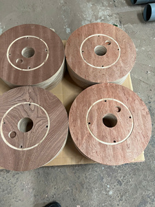 Bridas de Madera Contrachapada Personalizadas de Vietnam para Bobinas de Cable Vacías y Carretes de Alambre - Product Image 1