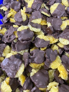 Collation de fruit de la passion enrobée de chocolat, douce et acidulée, délice exotique - Product Image 2