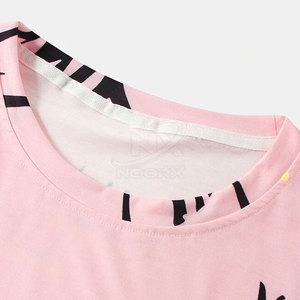 เสื้อยืดผู้ชายแขนสั้นสำหรับฟิตเนสที่ทำจากผ้าฝ้ายเนื้อนุ่ม100% ดีไซน์ใหม่ทันสมัย - Product Image 3