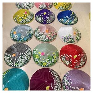 หมวกทรงกรวย ทำจากใบปาล์มธรรมชาติ พร้อมโครงไม้ไผ่ สำหรับกันแดดกลางแจ้ง ใช้ในงานเกษตรกรรม และเป็นของที่ระลึกสำหรับนักท่องเที่ยว ผลิตในเวียดนาม - Product Image 6