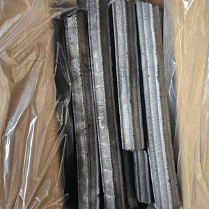 Briquettes de charbon de bois dur vietnamien de qualité supérieure fabriquées à la machine haute densité sans fumée sans odeur pour une utilisation au barbecue 7850 calories - Product Image 1