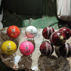 ลูกคริกเก็ตหนังแท้แบบสั่งทำพิเศษ สีและขนาดตามต้องการ มีสินค้าในสต็อก - Product Image 6