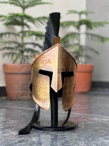 Casco Espartano Corintio Hecho a Mano con Acabado de Latón Antiguo y Pluma de Crin Negra para Exhibición y Decoración de Recreación Histórica - Product Image 2