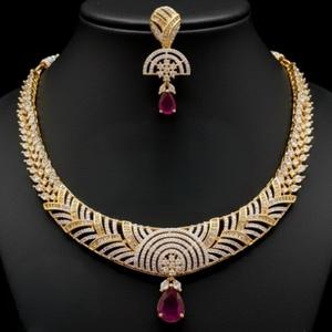 ชุดสร้อยคอประดับอัญมณีสีทองและสีขาวสุดอินเทรนด์แสนสวยพร้อมต่างหูสำหรับงานแต่งงานของผู้หญิงคอลเลกชันสวมใส่ - Product Image 1