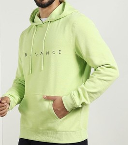 เสื้อฮู้ดดี้ผู้ชายสุดเทรนดี้ ผลิตจากผ้าผสมโพลีเอสเตอร์และคอตตอน แขนยาว พร้อมดีไซน์ลายพิมพ์แบบรีดร้อนสุดเท่สำหรับสตรีทแวร์ - Product Image 3