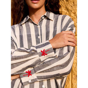 Camisa Casual Nera de Algodón Tejido Sólido con Cuello de Camisa - Product Image 2