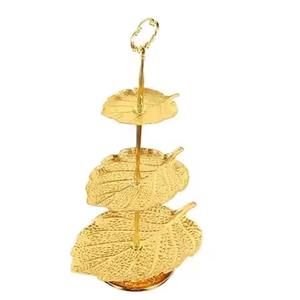 Soporte de pastel de Metal con diseño de hoja dorada de 3 niveles de primera calidad con asa, soporte para cupcakes, bandeja para servir para fiestas y decoración del hogar - Product Image 1